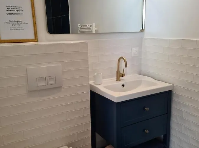 Location La Rebelle - B * לה רושל