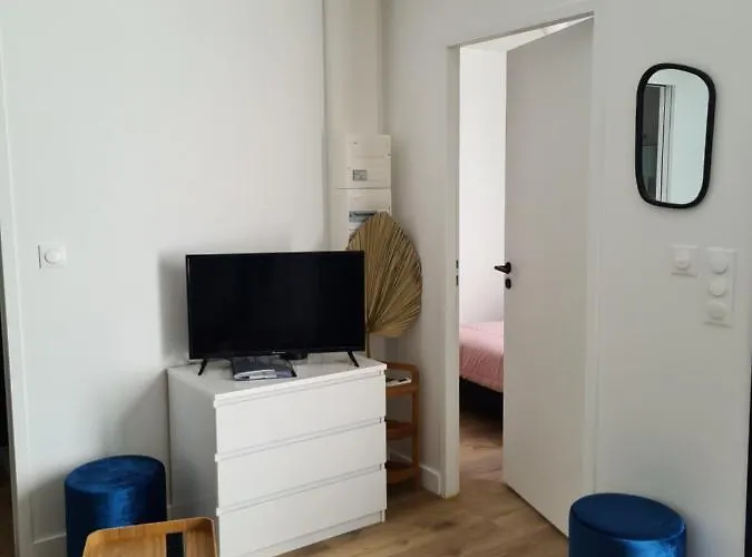 Location La Rebelle - B * לה רושל