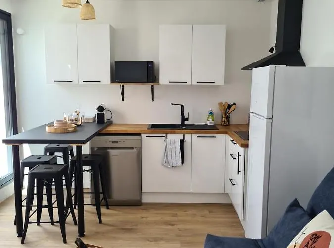 Location La Rebelle - B דירה לה רושל