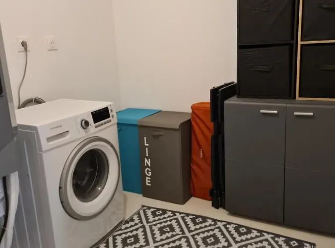 Location La Rebelle - B דירה